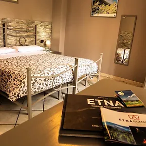 Sotto Il Vulcano Bed & Breakfast Nicolosi